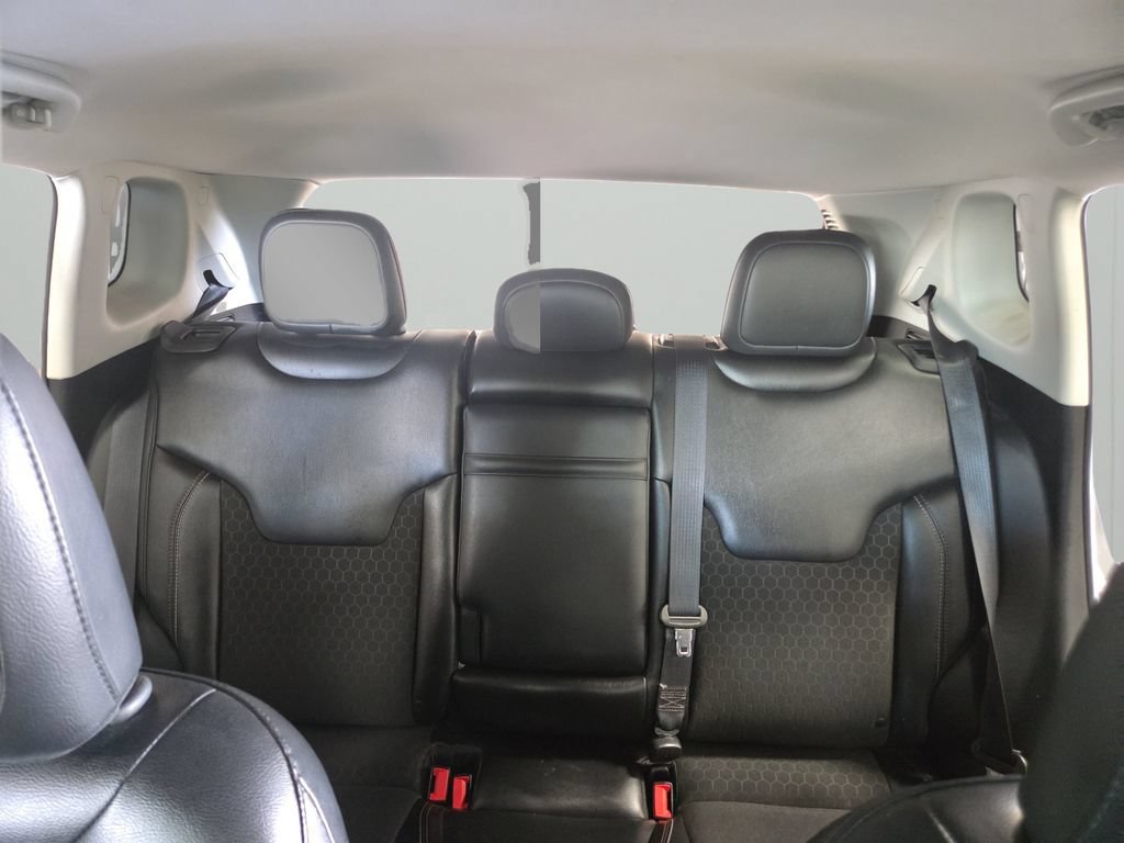 Used 2018 Jeep Compass Latitude w/ Cold Weather Group AWD/4WD image 40