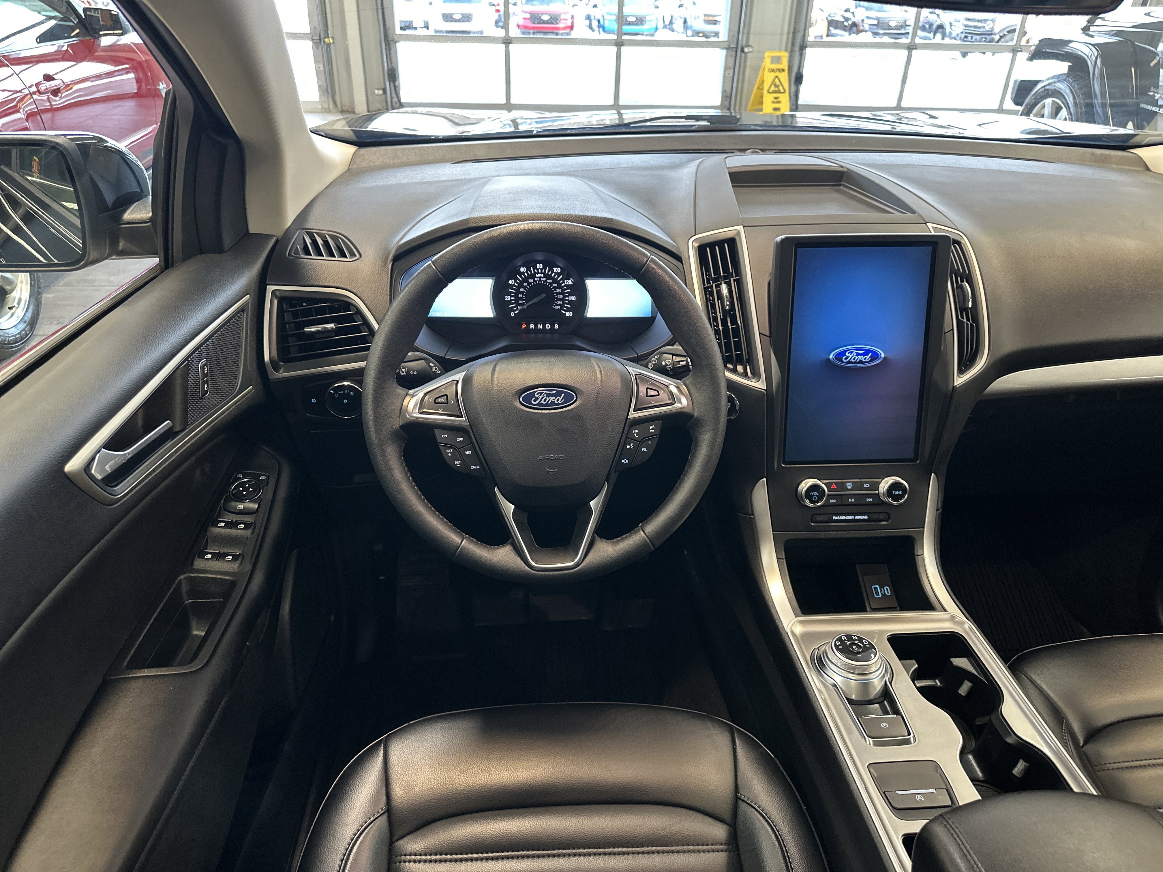 Used 2024 Ford Edge SEL w/ Convenience Package image 2