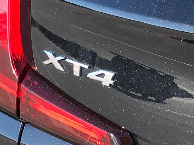 Used 2023 Cadillac XT4 Luxury w/ Cold Weather Package AWD/4WD image 31