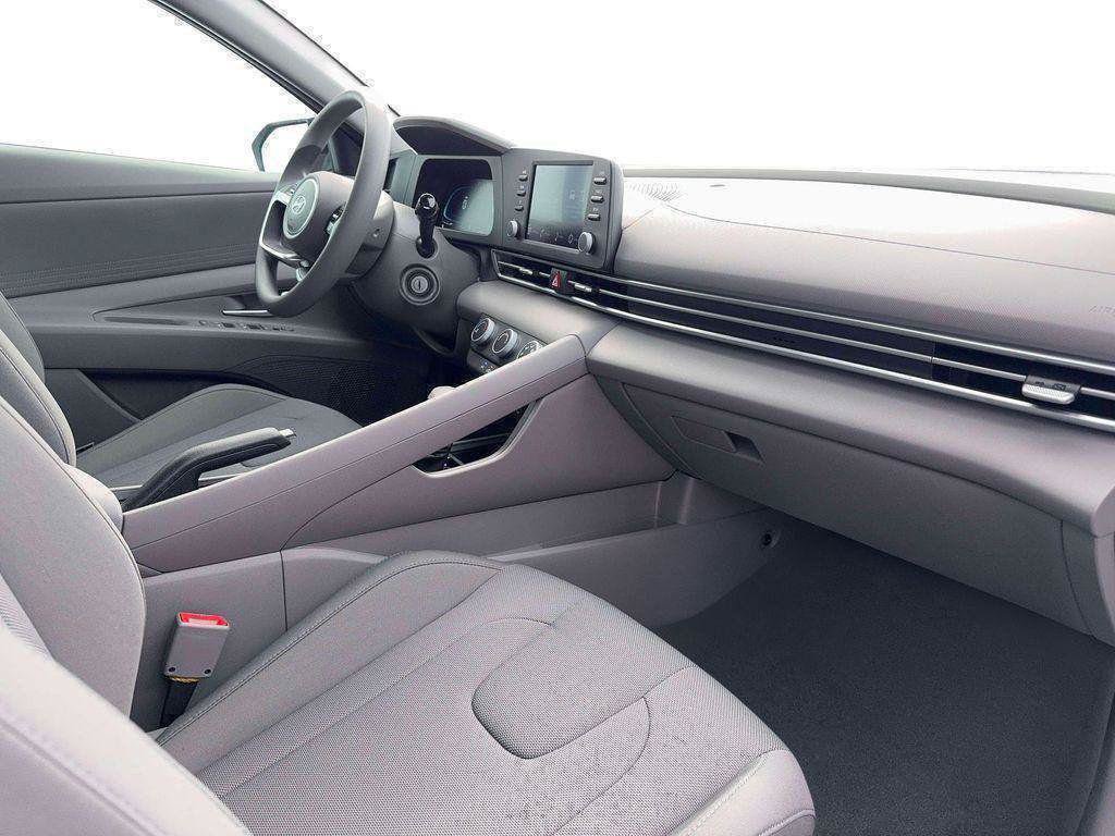 New 2026 Hyundai Elantra SE FWD image 15