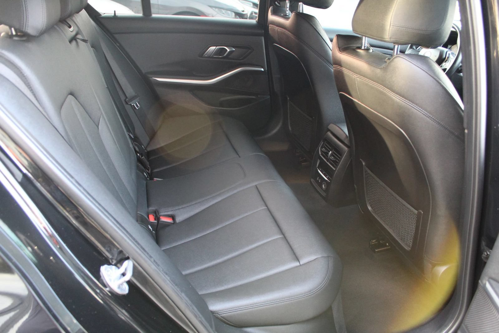 Used 2020 BMW 330i Sedan w/ Convenience Package RWD image 11