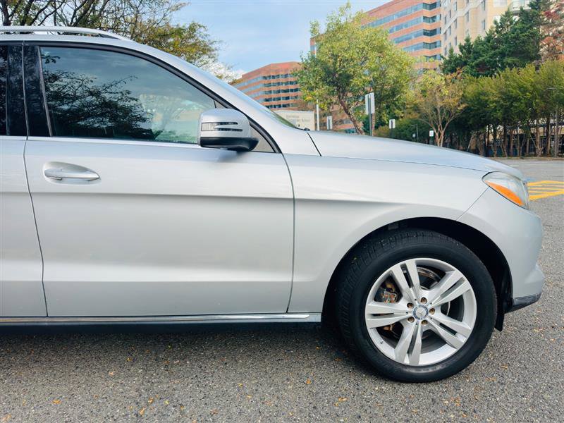 Used 2014 Mercedes-Benz ML 350 BlueTEC 4MATIC image 5