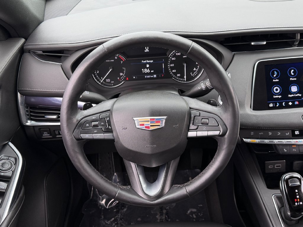 Used 2023 Cadillac XT4 Luxury w/ Cold Weather Package AWD/4WD image 18