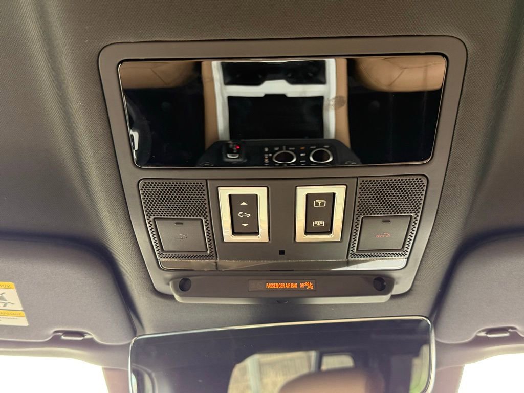 New 2026 Land Rover Defender 110 X-Dynamic SE image 29