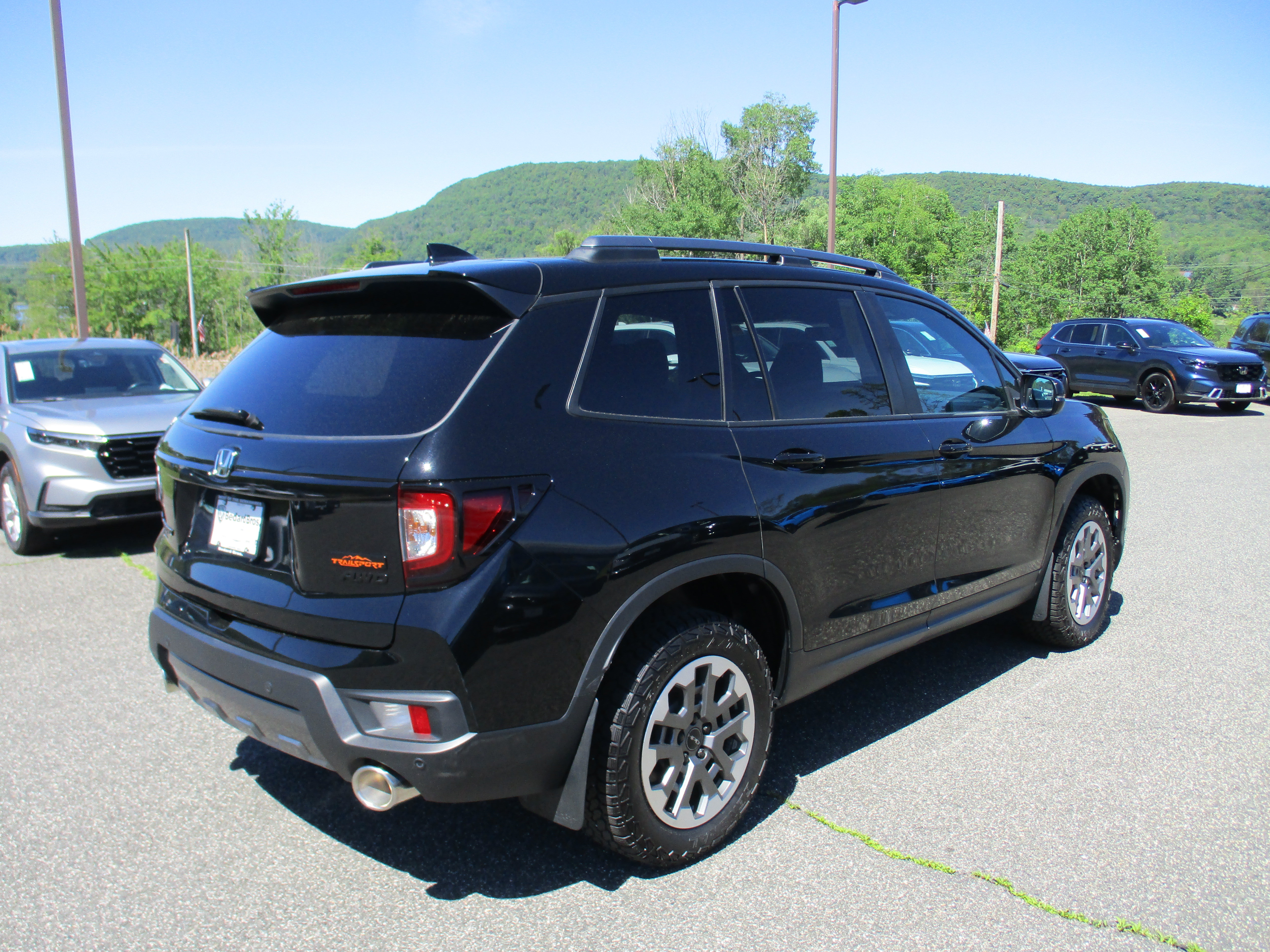 Certified 2025 Honda Passport TrailSport image 5