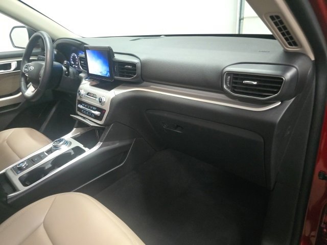 Used 2023 Ford Explorer XLT w/ Equipment Group 202A image 5