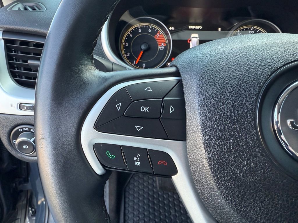 Used 2016 Jeep Cherokee Trailhawk w/ Comfort/Convenience Group image 34