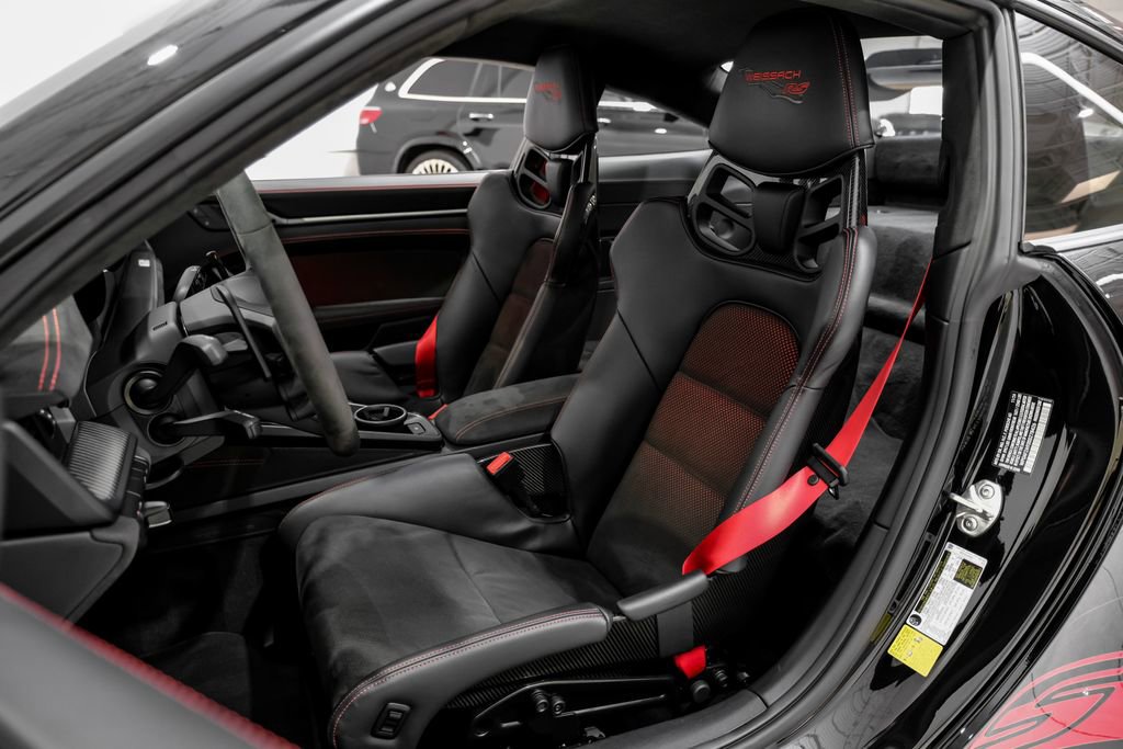 Used 2025 Porsche 911 GT3 RS w/ Weissach Package RWD image 33