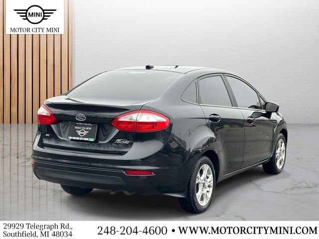 Used 2015 Ford Fiesta SE image 4
