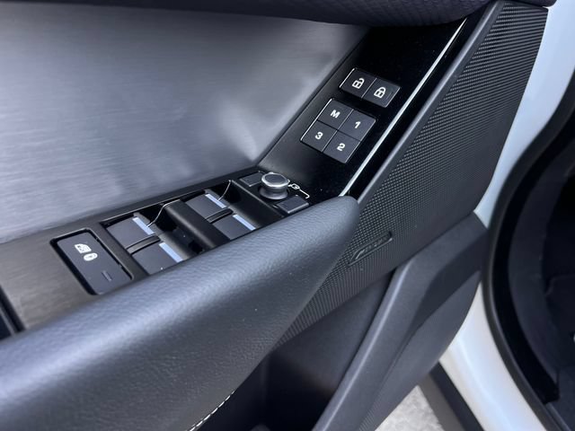 Used 2021 Land Rover Range Rover Velar R-Dynamic S AWD/4WD image 10