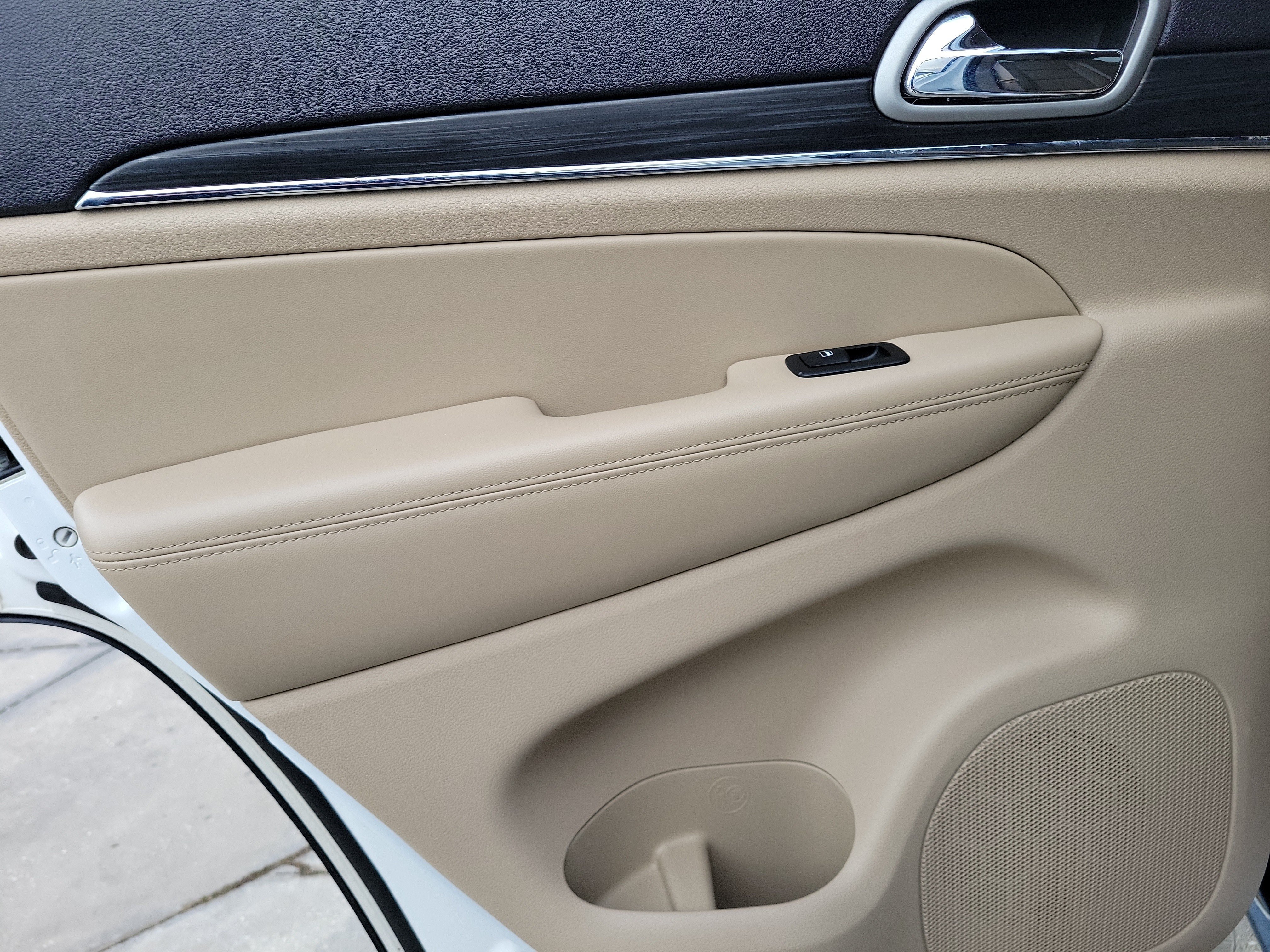 Used 2020 Jeep Grand Cherokee Limited RWD image 13