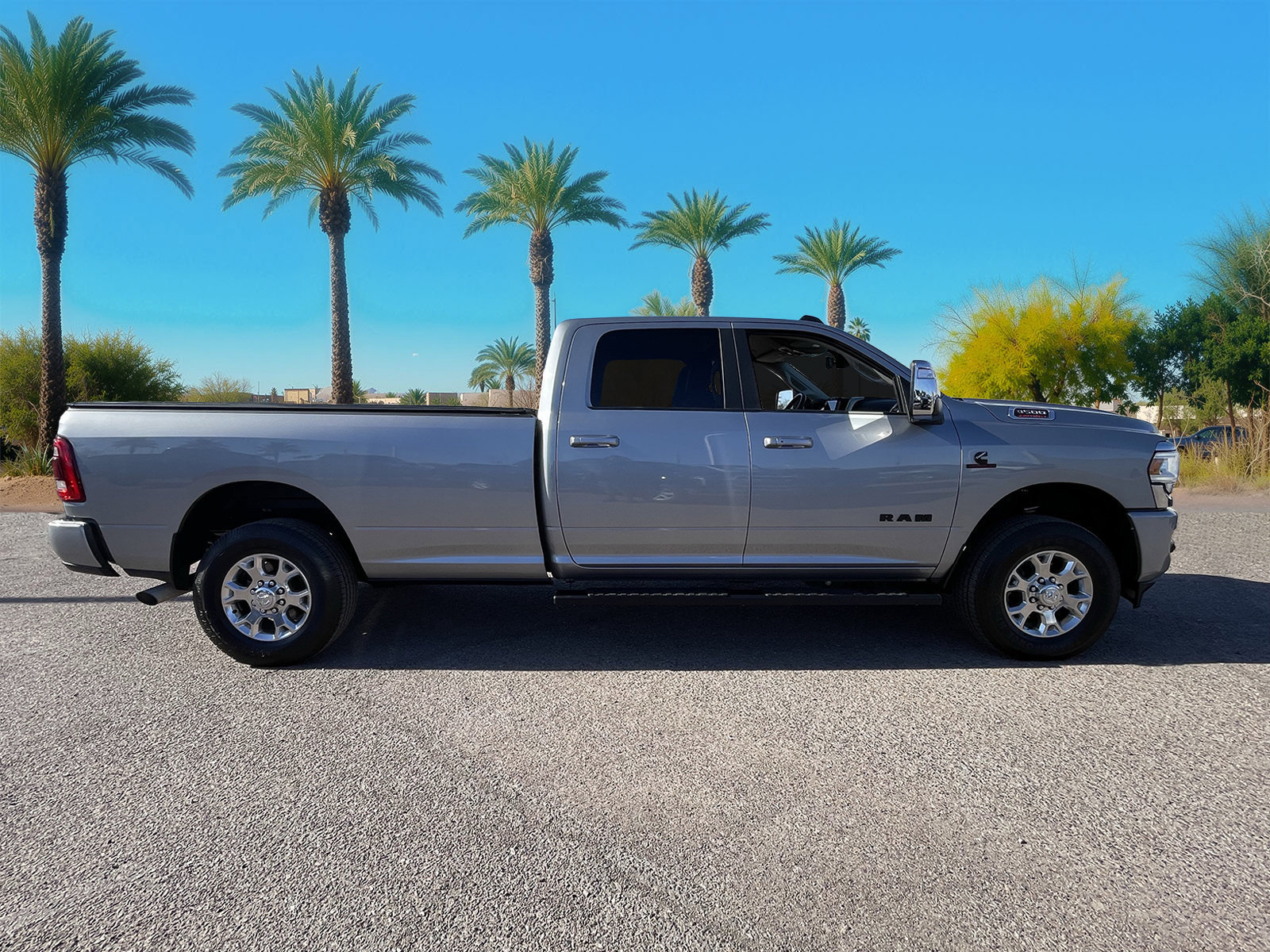 Used 2024 RAM 3500 Laramie AWD/4WD image 7