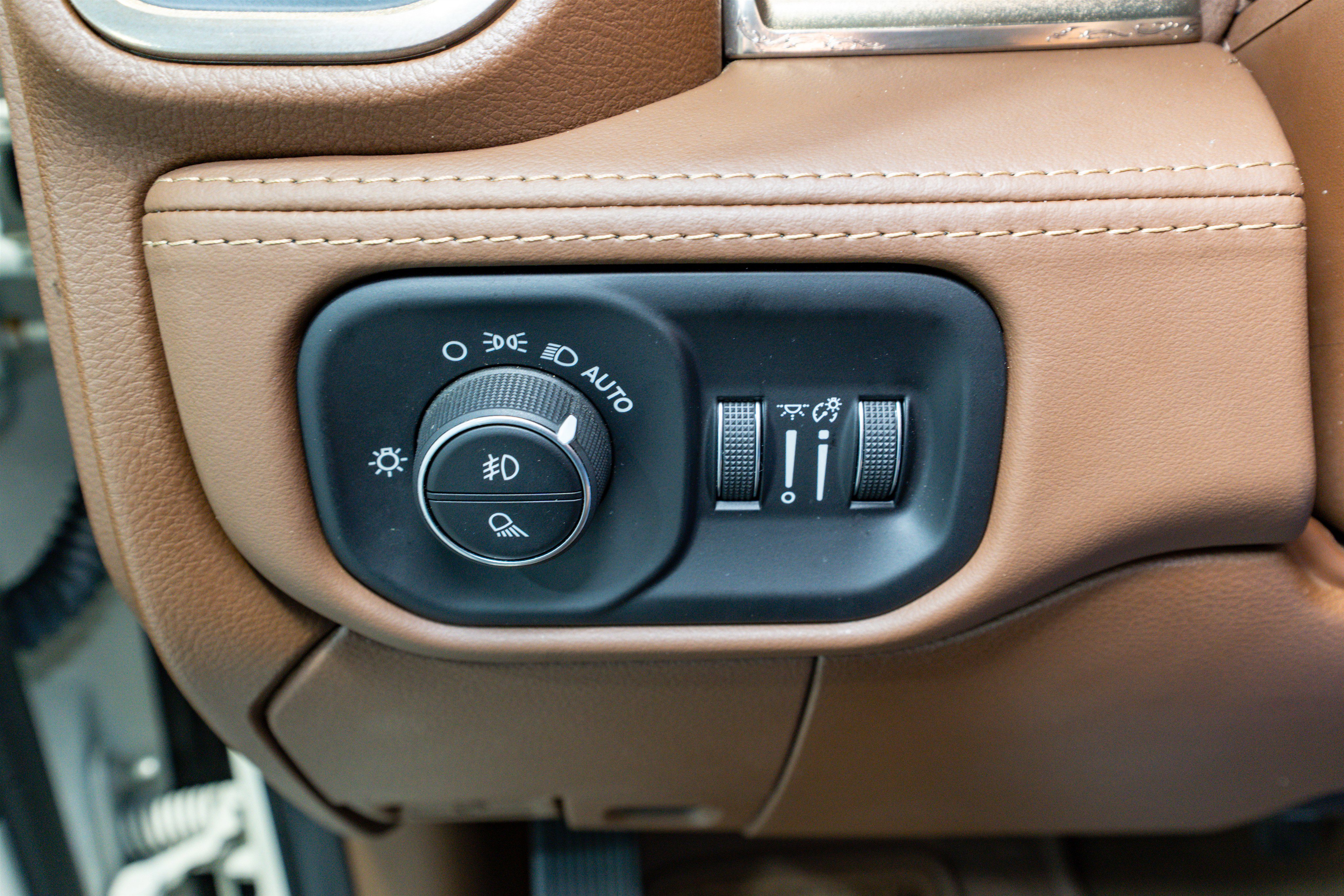 Used 2023 RAM 3500 Limited image 34