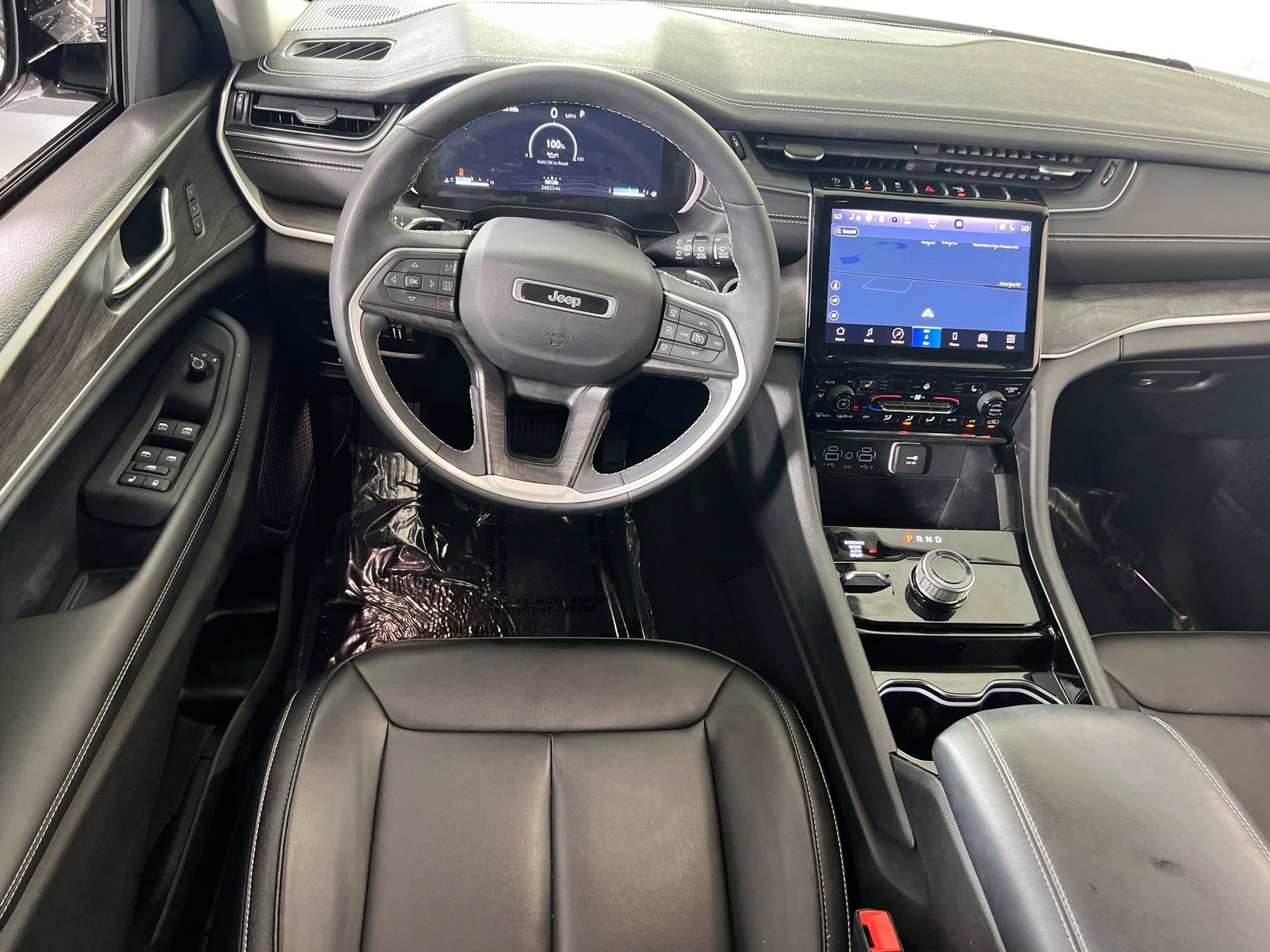 Used 2023 Jeep Grand Cherokee Limited w/ Black Appearance Package image 22