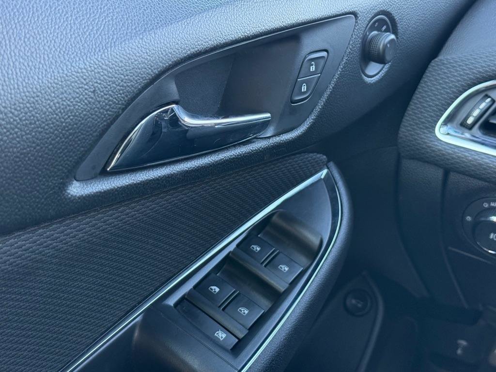 Used 2019 Chevrolet Cruze LT w/ Convenience Package image 32