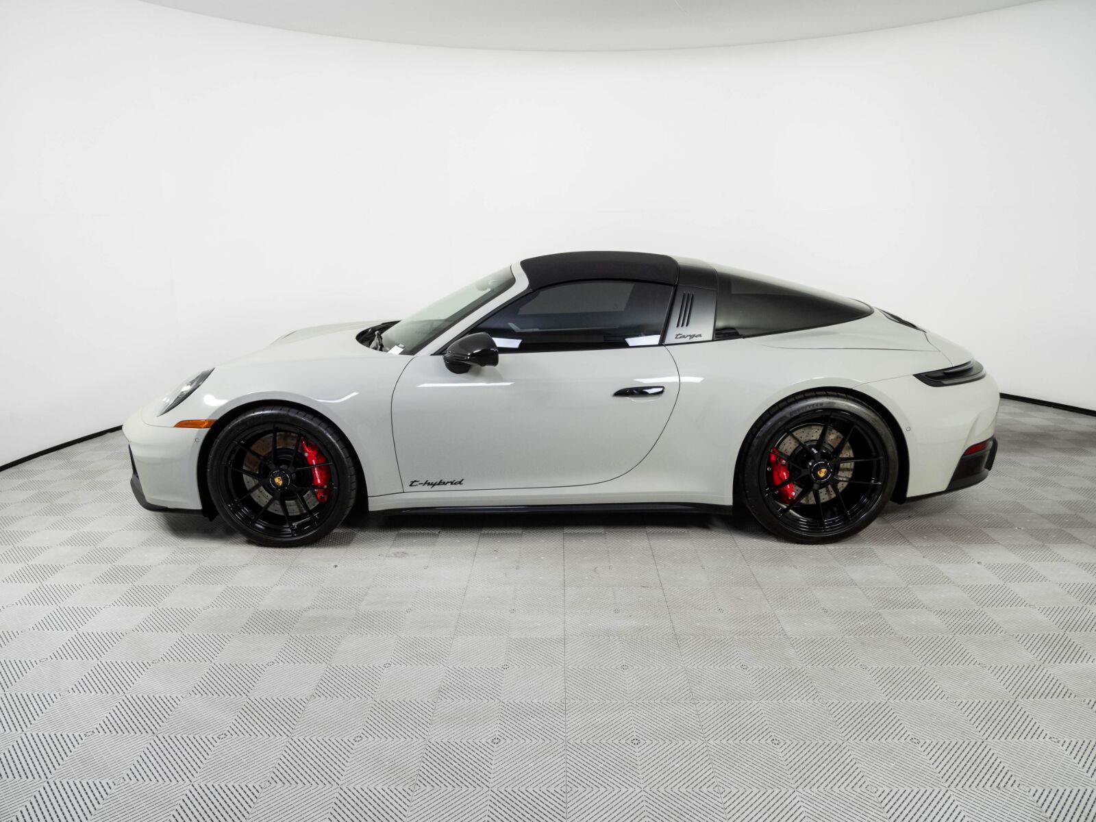 Used 2026 Porsche 911 Targa 4 GTS AWD/4WD image 33