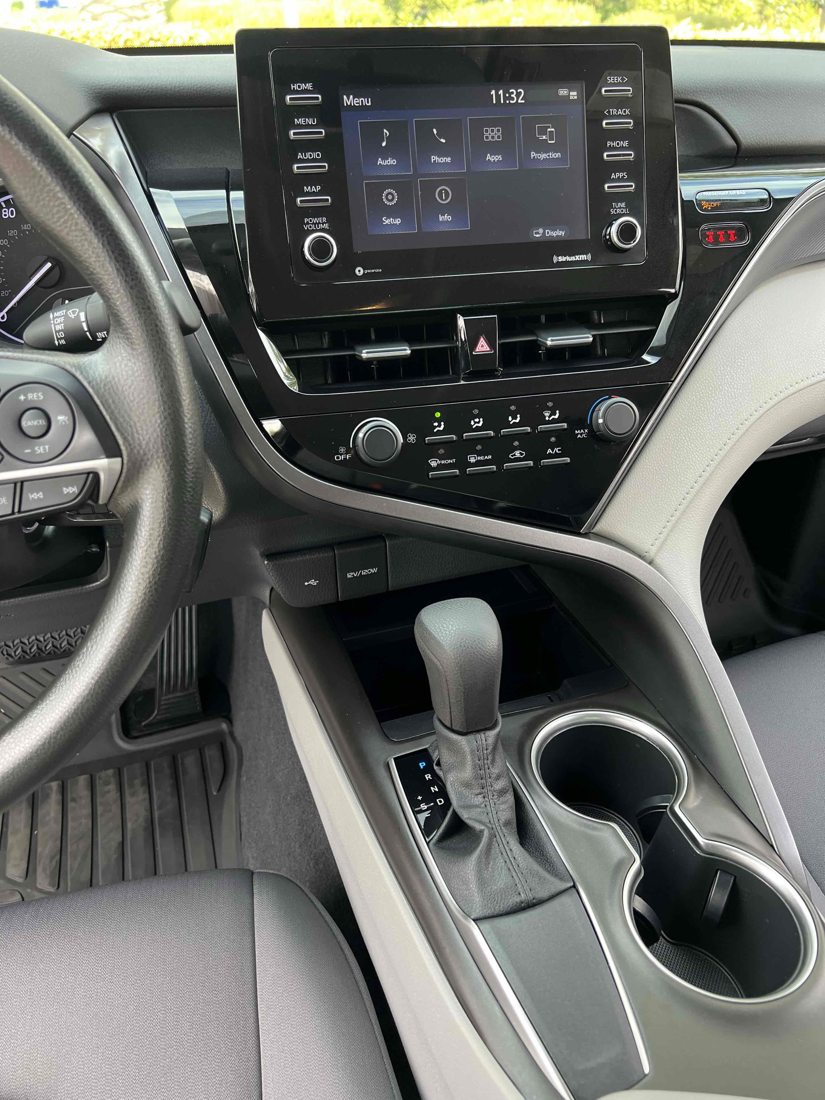 Used 2021 Toyota Camry LE image 25