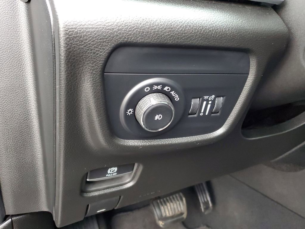 Used 2024 Jeep Grand Cherokee L Limited w/ Luxury Tech Group II image 14