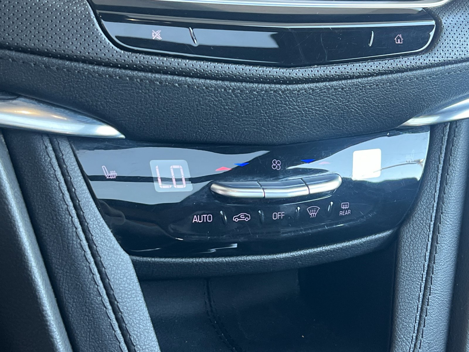 Certified 2023 Cadillac XT5 Premium Luxury AWD/4WD image 21