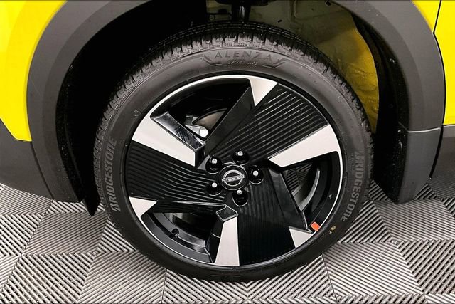 New 2026 Nissan Kicks SR w/ Cold Weather Package image 12