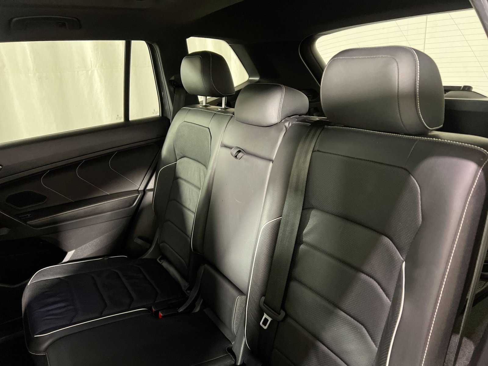 Used 2024 Volkswagen Tiguan SEL R-Line image 25