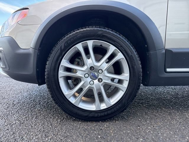 Used 2016 Volvo XC70 T5 Premier w/ Proximity Package image 16