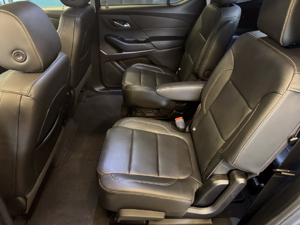 Used 2020 Chevrolet Traverse RS AWD/4WD image 21