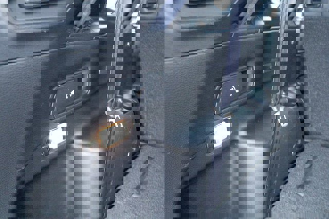 Used 2024 Mitsubishi Outlander SE Black Edition image 34