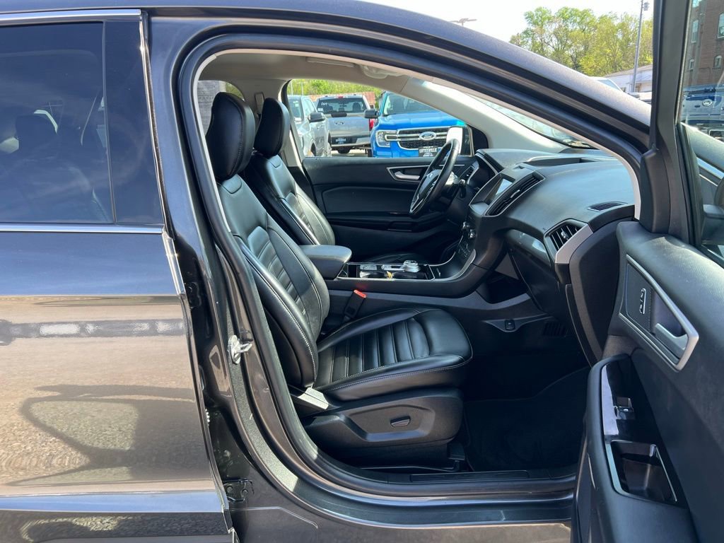 Used 2020 Ford Edge SEL w/ Convenience Package AWD/4WD image 22