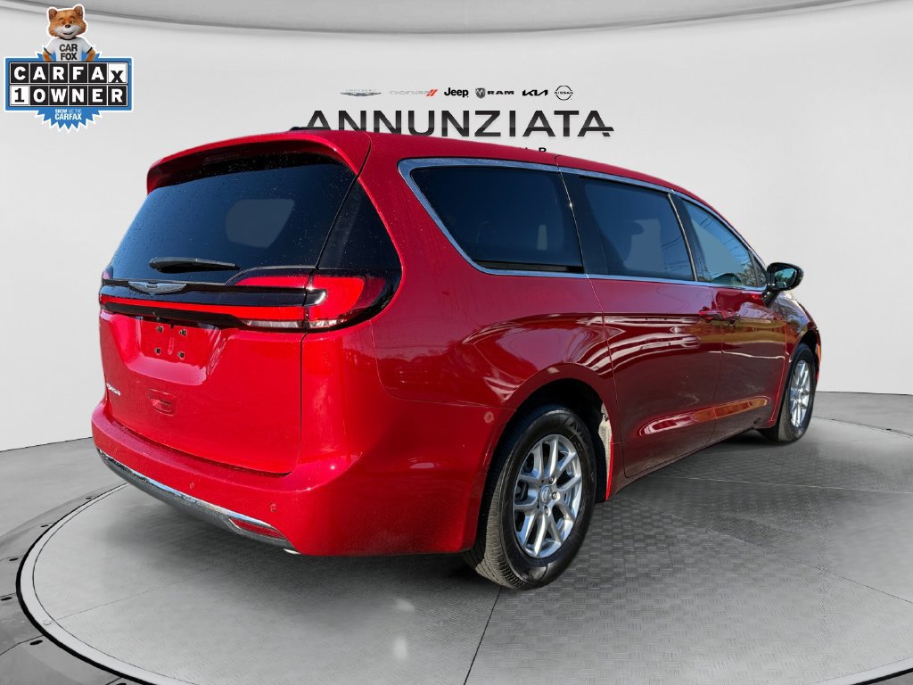 Used 2026 Chrysler Pacifica Select FWD image 5