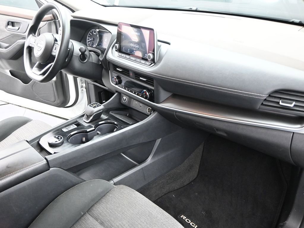 Used 2023 Nissan Rogue SV image 22