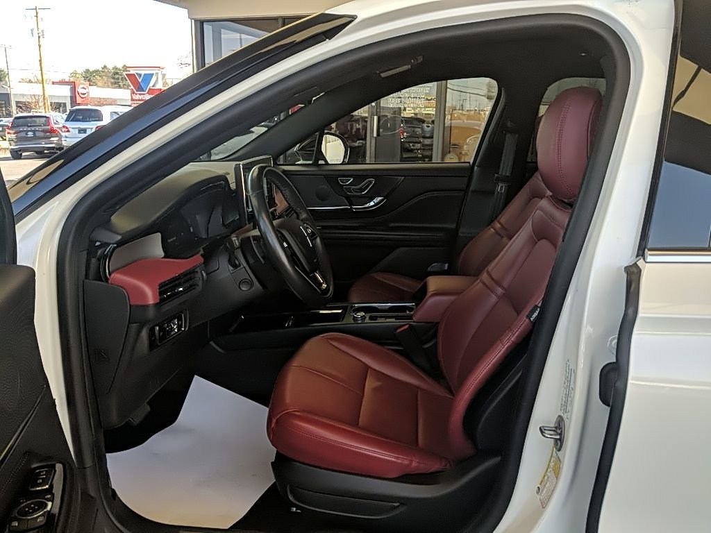 Certified 2023 Lincoln Corsair Reserve w/ Equipment Group 201A image 11