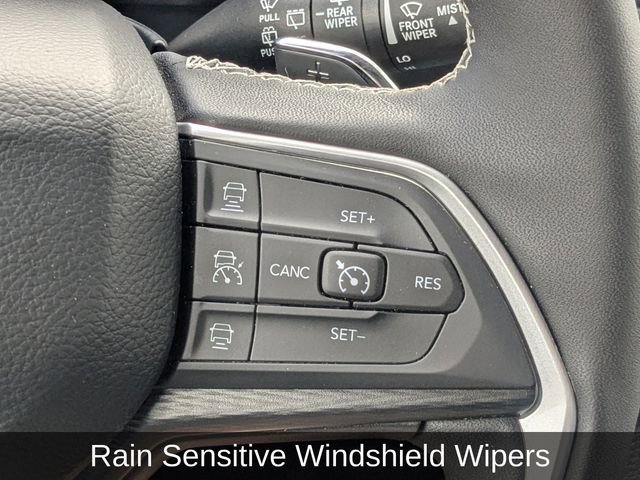 Used 2024 Jeep Grand Cherokee Laredo w/ Luxury Tech Group I image 30