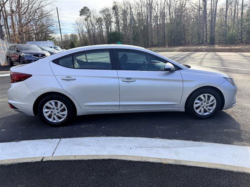 Used 2019 Hyundai Elantra SE image 5