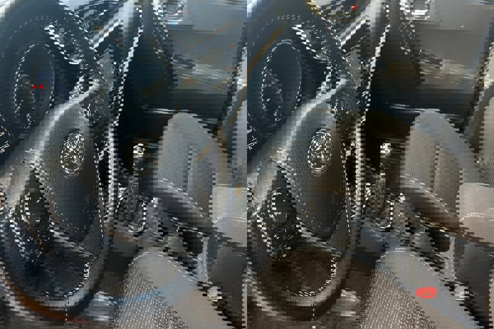 Used 2018 Toyota Corolla iM image 12