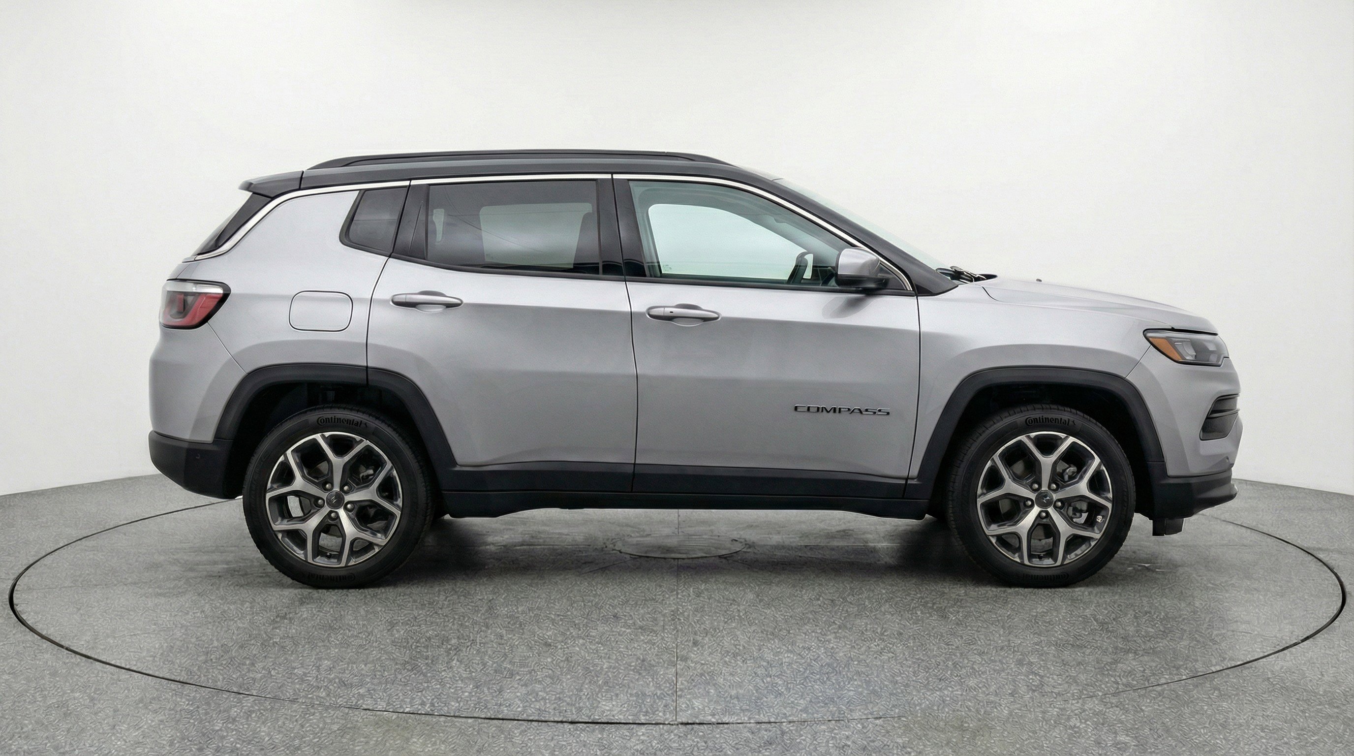 Used 2025 Jeep Compass Limited AWD/4WD image 11