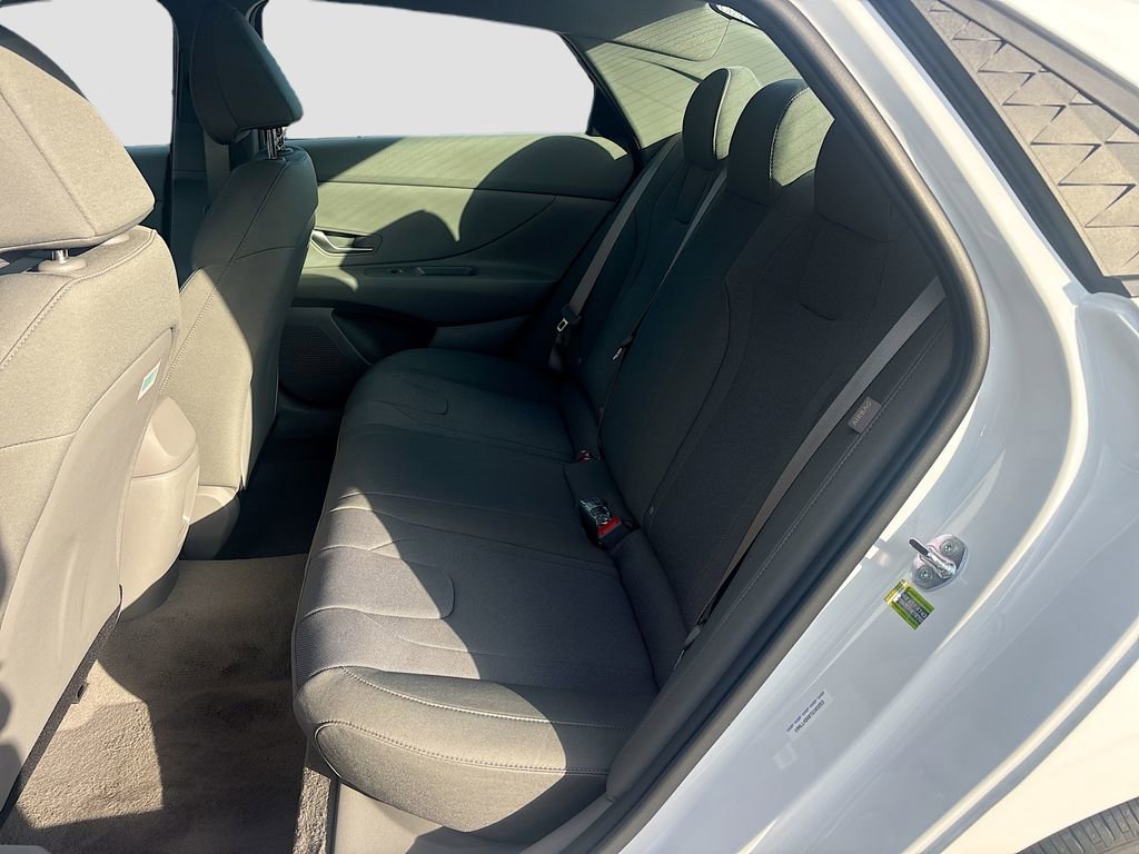 New 2026 Hyundai Elantra SE image 23