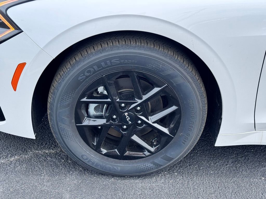 New 2026 Kia K5 LXS image 9