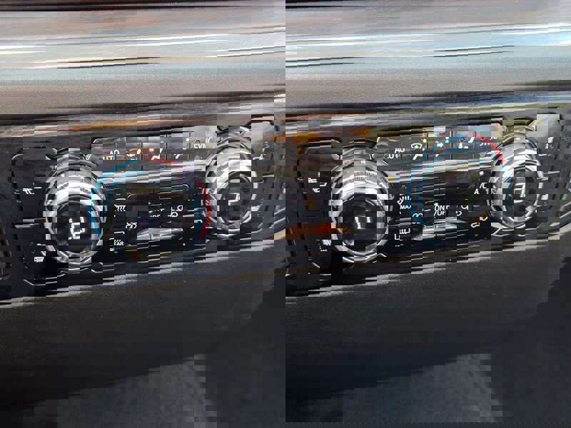 Used 2025 GMC Sierra 1500 SLT image 18