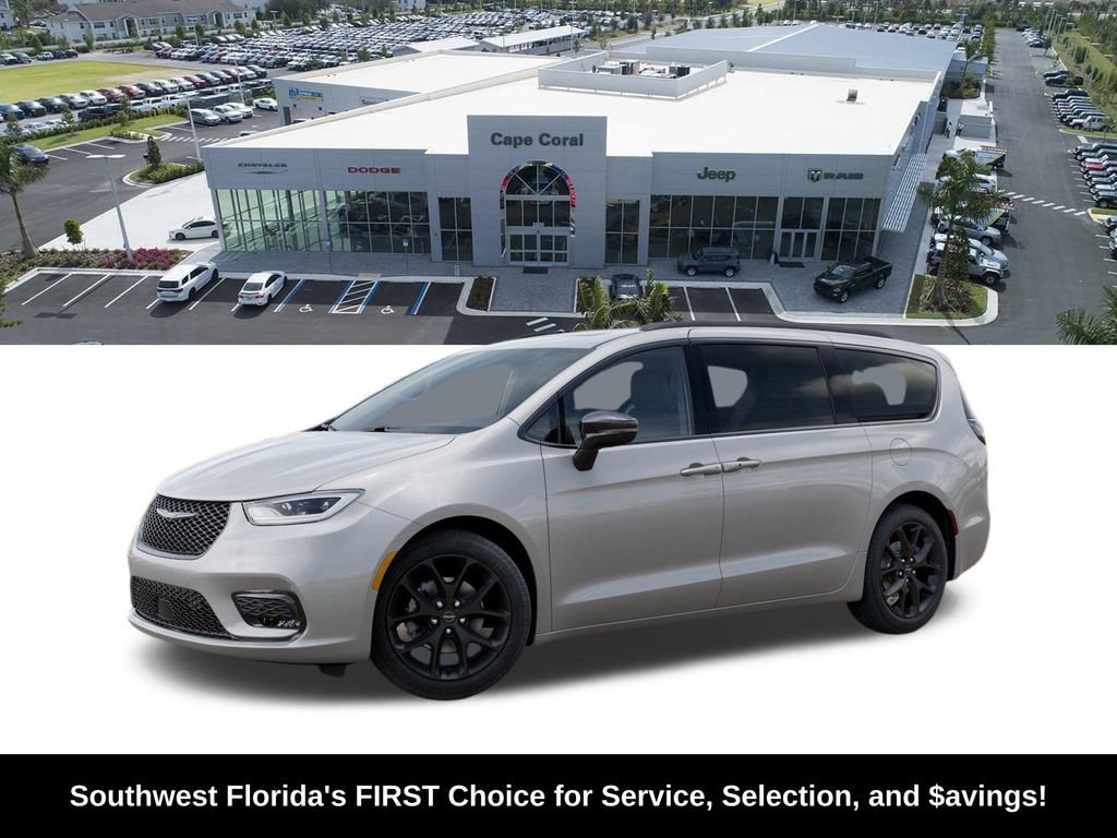 New 2026 Chrysler Pacifica Limited w/ Uconnect Theater Family Group FWD image 2