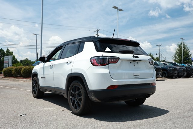 Used 2022 Jeep Compass Latitude FWD image 7