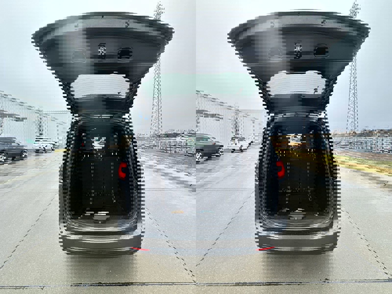 Used 2021 Chrysler Pacifica Touring-L w/ Uconnect Theater Family Group AWD/4WD image 26