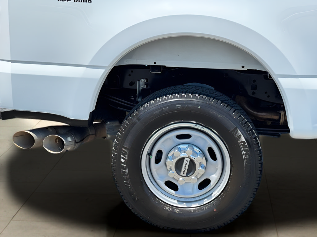 Used 2025 Ford F250 XL w/ FX4 Off-Road Package AWD/4WD image 38