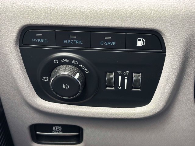 Used 2022 Jeep Grand Cherokee Overland w/ MOPAR Finishing Package AWD/4WD image 19