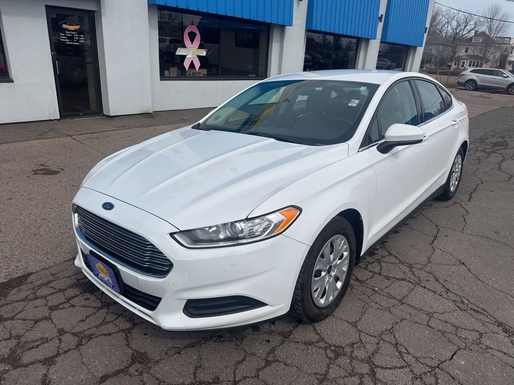 Used 2014 Ford Fusion S image 2