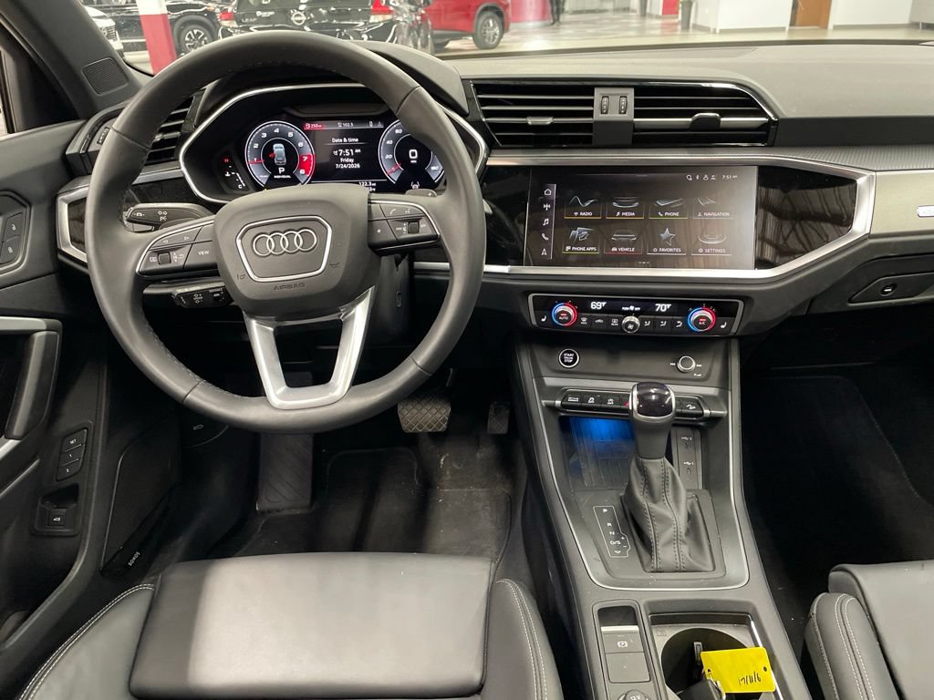 Used 2024 Audi Q3 2.0T Premium Plus w/ Premium Plus Package AWD/4WD image 11