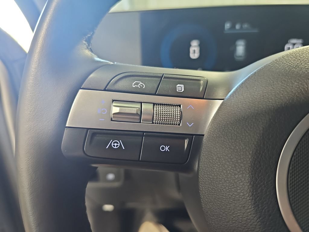 Used 2024 Hyundai Kona SEL AWD/4WD image 16