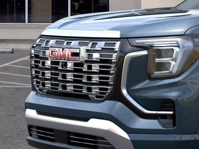 New 2026 GMC Terrain Denali w/ LPO, Black Badging Package image 13