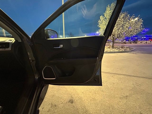 Used 2020 Jeep Compass Latitude w/ Cold Weather Group image 30