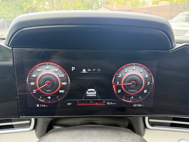 Used 2025 Hyundai Elantra Limited FWD image 18